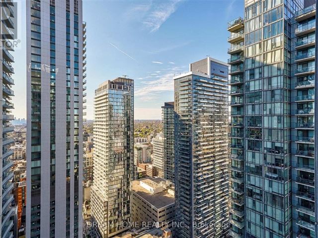 The Pinnacle on Adelaide - 3610 295 Adelaide Street West - photo 2