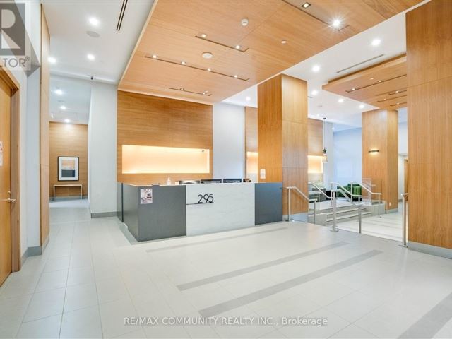 The Pinnacle on Adelaide - 824 295 Adelaide Street West - photo 2