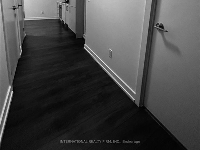 The College Condo at Spadina - 607 297 College Street - photo 3