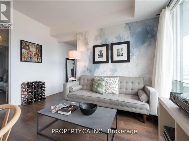 The College Condo at Spadina - 1602 297 College Street - photo 3