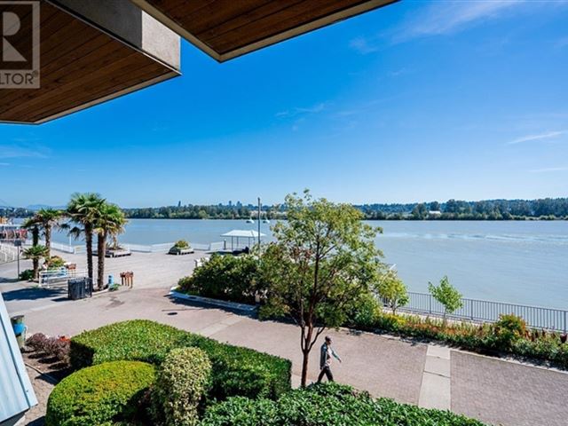 Quayside Terrace - 202 5 K De K Court - photo 1