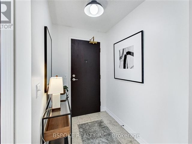 Infinity 1 - 2702 30 Grand Trunk Crescent - photo 3