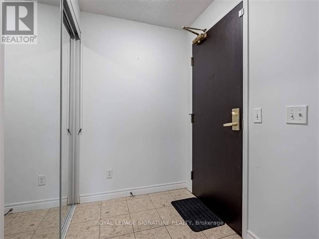 Infinity 1 - 3906 30 Grand Trunk Crescent - photo 2