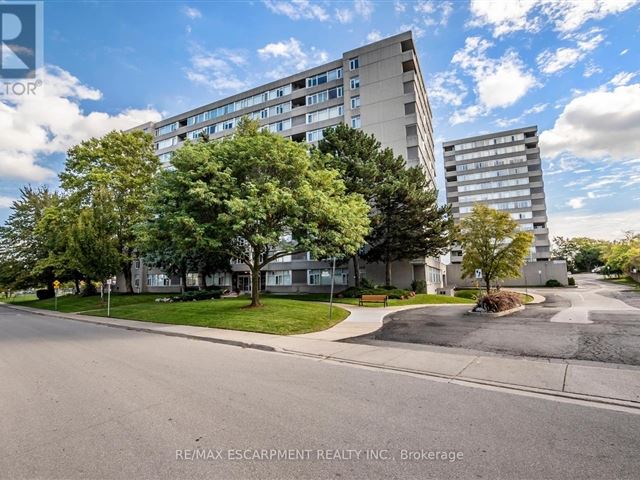 30 and 40 Harrisford Condos - 1108 30 Harrisford Street - photo 2