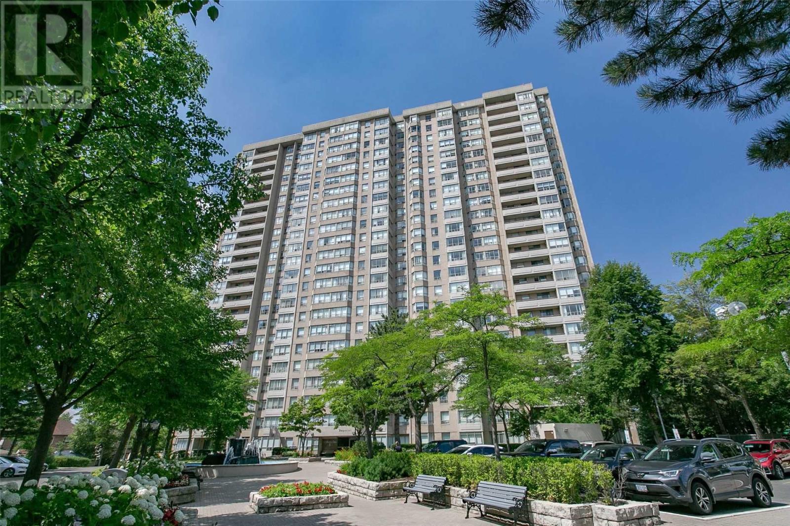 30 Malta Avenue, Unit 1005, Brampton — For sale @ $599,000 | CondoDork.com