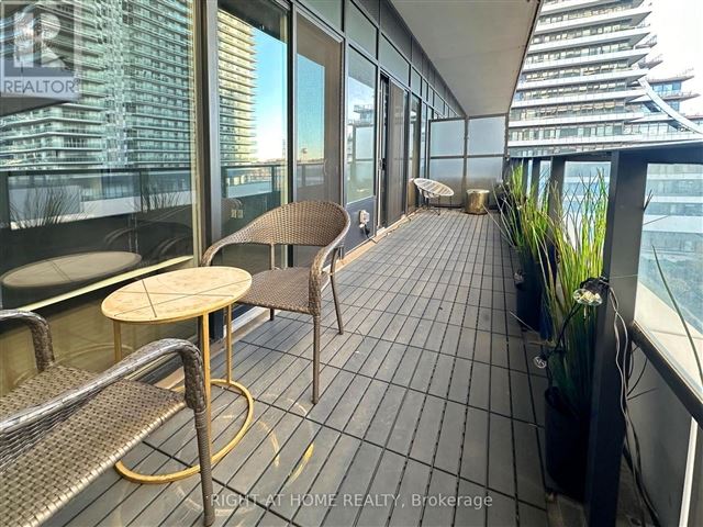 Sky Tower at Eau Du Soleil - 540 30 Shore Breeze Drive - photo 2