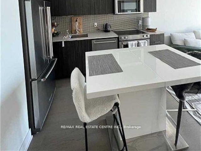 Sky Tower at Eau Du Soleil - 3818 30 Shore Breeze Drive - photo 2