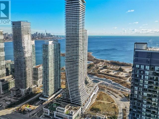 Sky Tower at Eau Du Soleil - 825 30 Shore Breeze Drive - photo 1