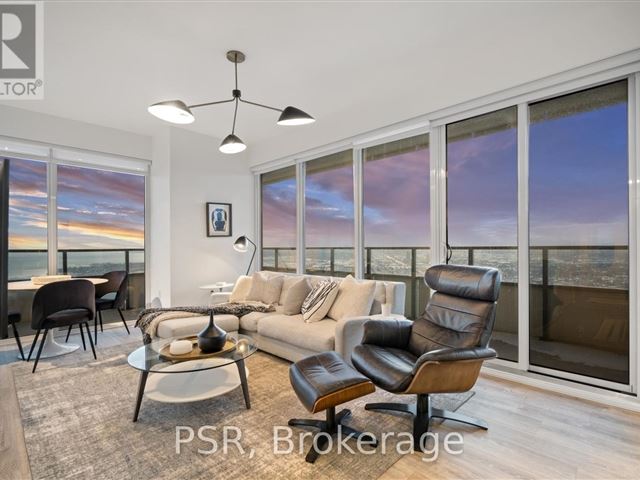 Sky Tower at Eau Du Soleil - 5809 30 Shore Breeze Drive - photo 2