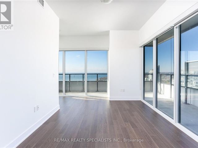 Sky Tower at Eau Du Soleil - 4220 30 Shore Breeze Drive - photo 3