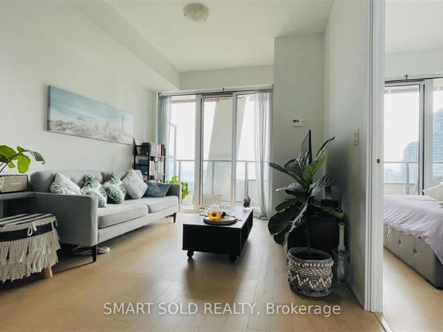 Sky Tower at Eau Du Soleil - 2419 30 Shore Breeze Drive - photo 1