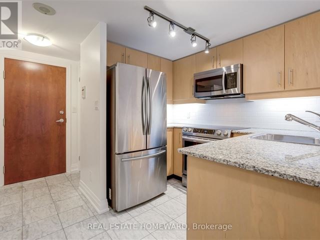 The Bellagio - 611 300 Bloor Street East - photo 2