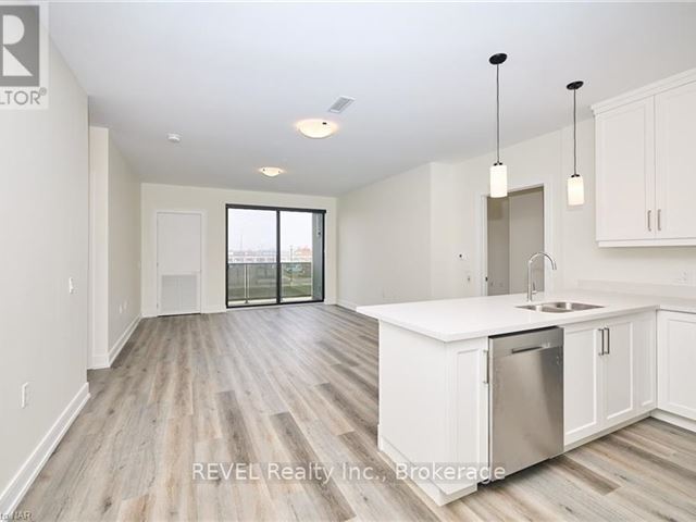 First on Fourth Executive Condos - 203 300 Fourth Avenue - photo 2