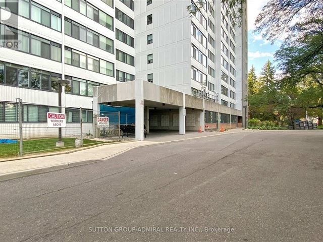 3000 Bathurst Street Condos - 707 3000 Bathurst Street - photo 2