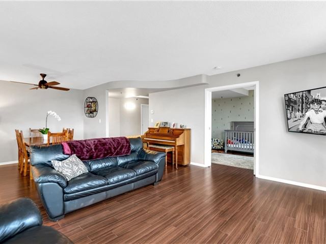 Pacifica Middlegate Tower - 701 3055 Cambie Street - photo 3