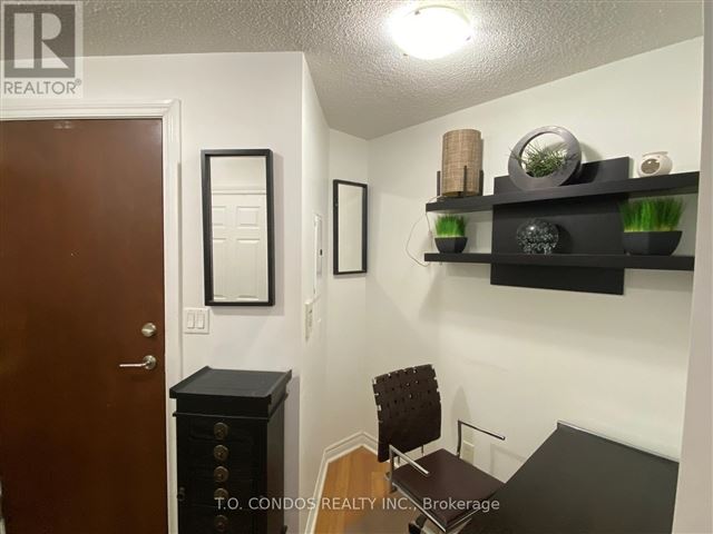 Grand Ovation Condos - 1802 310 Burnhamthorpe Road West - photo 3