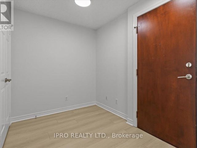 Grand Ovation Condos - 2410 310 Burnhamthorpe Road West - photo 3