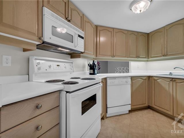 3105 Carling Avenue, Unit 1403, Ottawa — For sale @ $375,000 ...