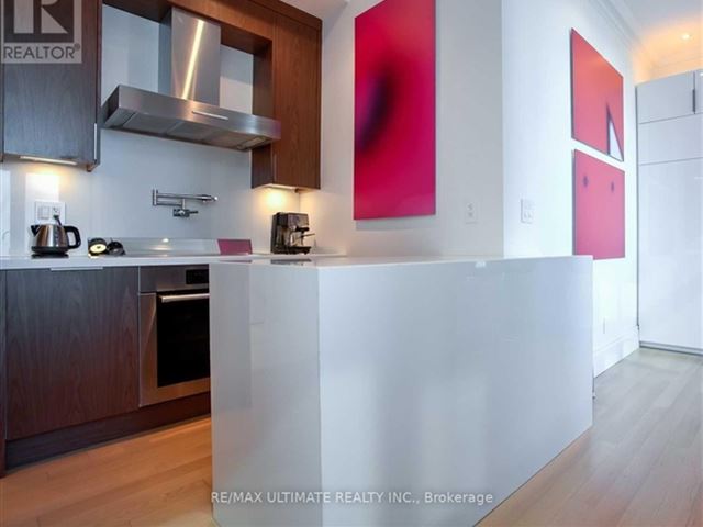 The St Regis Residences - 3904 325 Bay Street - photo 2