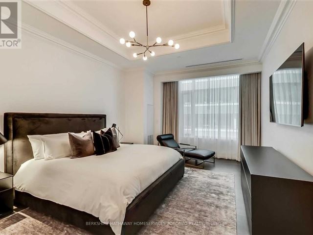 The St Regis Residences - 4902 325 Bay Street - photo 1