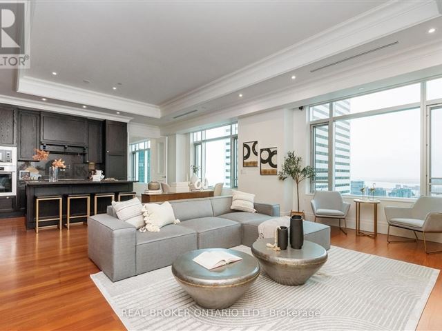 The St Regis Residences - 5104 325 Bay Street - photo 1