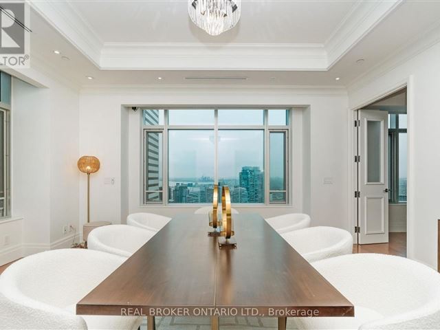 The St Regis Residences - 5104 325 Bay Street - photo 2