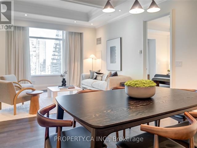 The St Regis Residences - 3506 325 Bay Street - photo 2