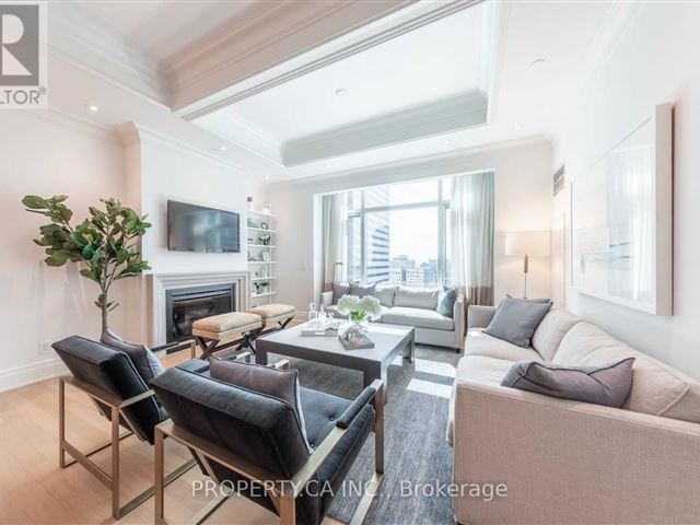 The St Regis Residences - 3806 325 Bay Street - photo 2