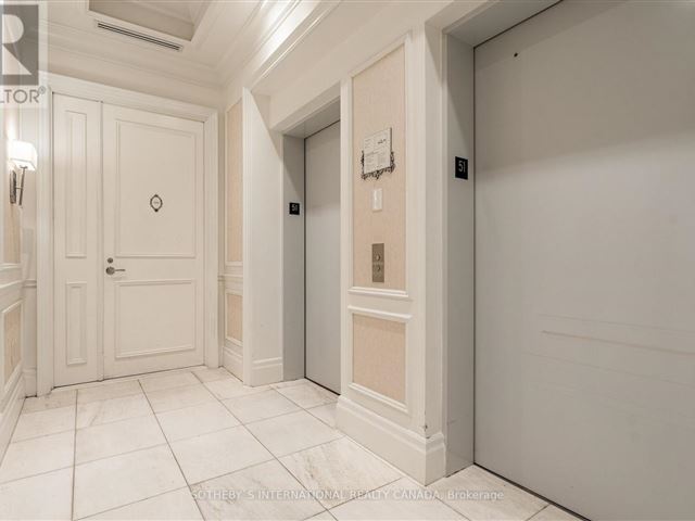 The St Regis Residences - 5104 325 Bay Street - photo 2