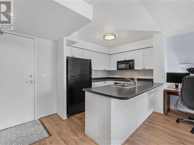 311 @ Imperial Square - 704 311 Richmond Street East - photo 3