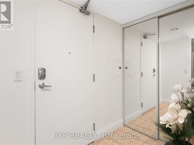 311 @ Imperial Square - 802 311 Richmond Street East - photo 2