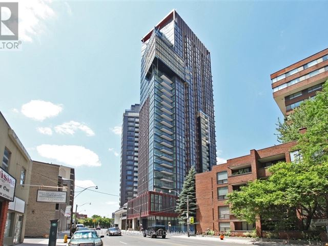 The Yorkville - 907 32 Davenport Road - photo 1