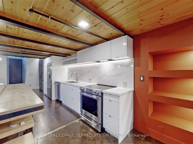 I-Zone Live Worklofts - 124 326 Carlaw Avenue - photo 2