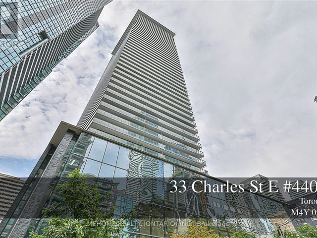 Casa Condos - 4408 33 Charles Street East - photo 1