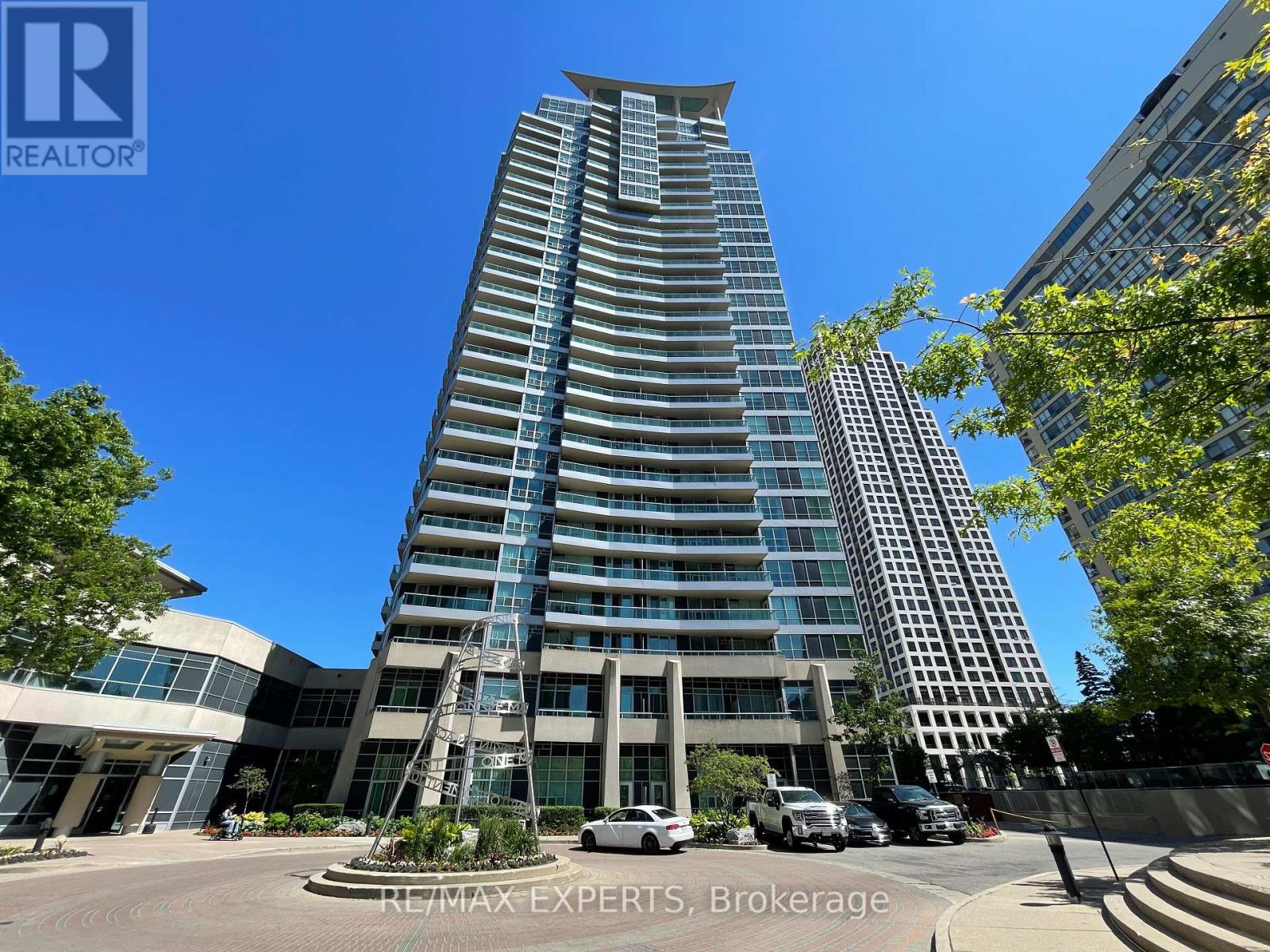 33 Elm Drive West, Unit 2107, Mississauga — For sale @ $529,000 ...