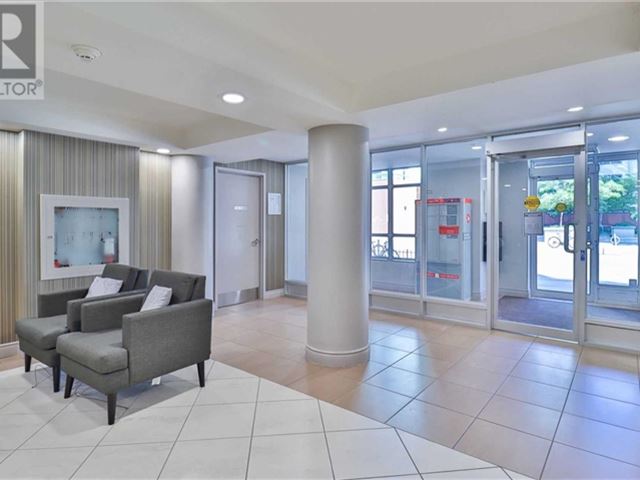 330 @ Imperial Square - 1103 330 Adelaide Street East - photo 2