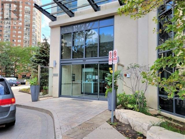 Ultra Ovation at City Centre - 2609 330 Burnhamthorpe Road West - photo 2