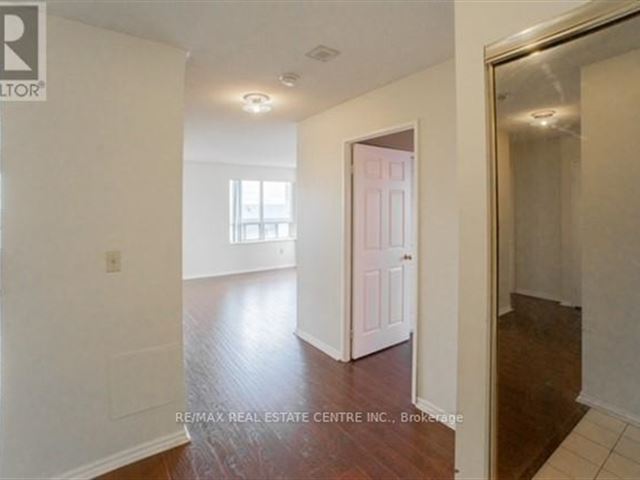 Monarchy - 2103 335 Webb Drive - photo 3