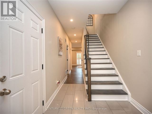 Cobblestone Mews - 2 3350 Thomas Street - photo 2