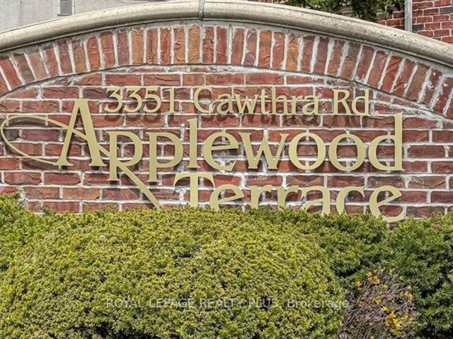 Applewood Terrace Condos - 321 3351 Cawthra Road - photo 3