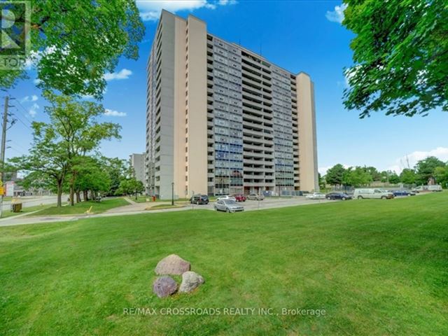 3380 Eglinton Avenue East Condos - 811 3380 Eglinton Avenue East - photo 1