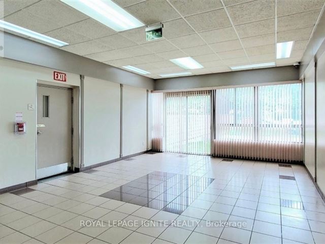 3380 Eglinton Avenue East Condos - 905 3380 Eglinton Avenue East - photo 3