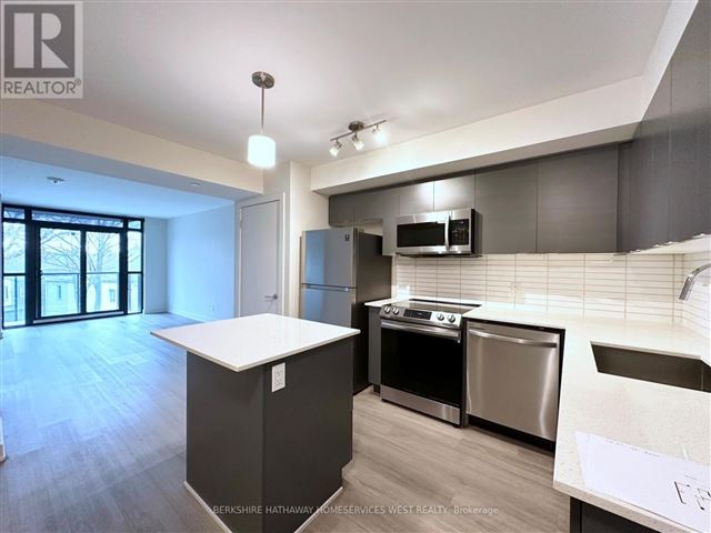 3385 Dundas Street West - 406 3385 Dundas Street West - photo 2