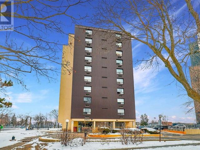 Pine Ridge Towers - 704 3420 Eglinton Avenue East - photo 2