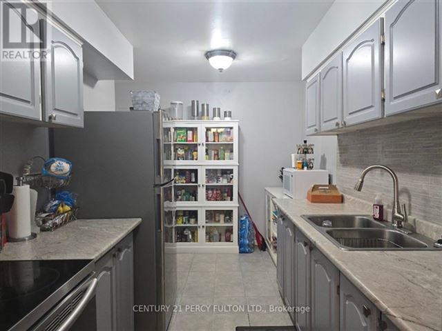 Pine Ridge Towers - 804 3420 Eglinton Avenue East - photo 2