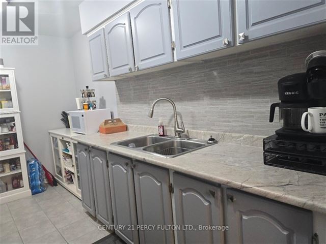 Pine Ridge Towers - 804 3420 Eglinton Avenue East - photo 3