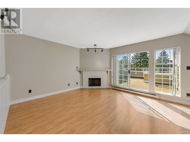 Cascade Village - 401 3960 Canada Way - photo 3