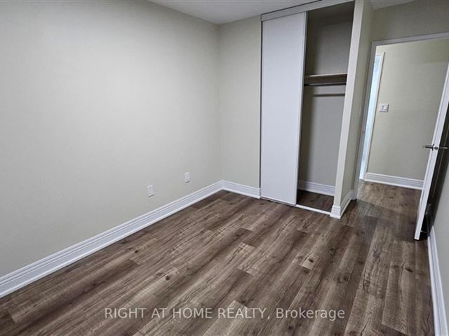 345 Driftwood - 406 349 Driftwood Avenue - photo 2