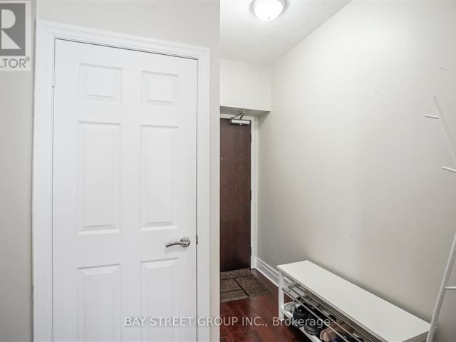 Uptown Residences - 1406 35 Balmuto Street - photo 2