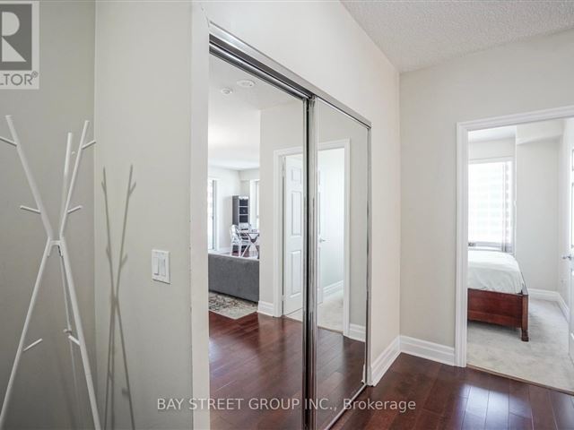 Uptown Residences - 1406 35 Balmuto Street - photo 3